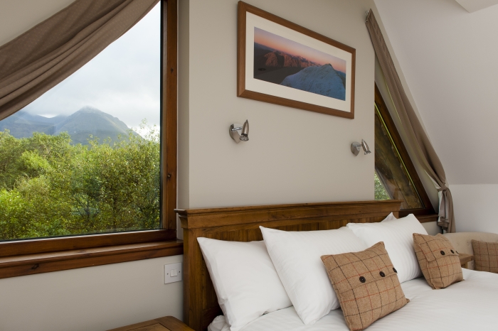 Bidean Mountain View Bedroom